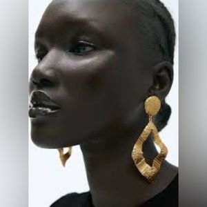 NWT Zara Gold Tone Hammered Drop Earrings